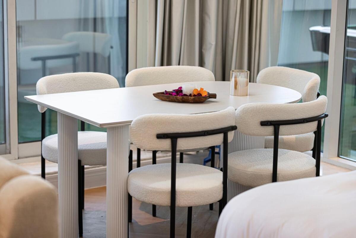 3 Bhk With Private Pool Table Icebath Lux Opal 305 Dubai