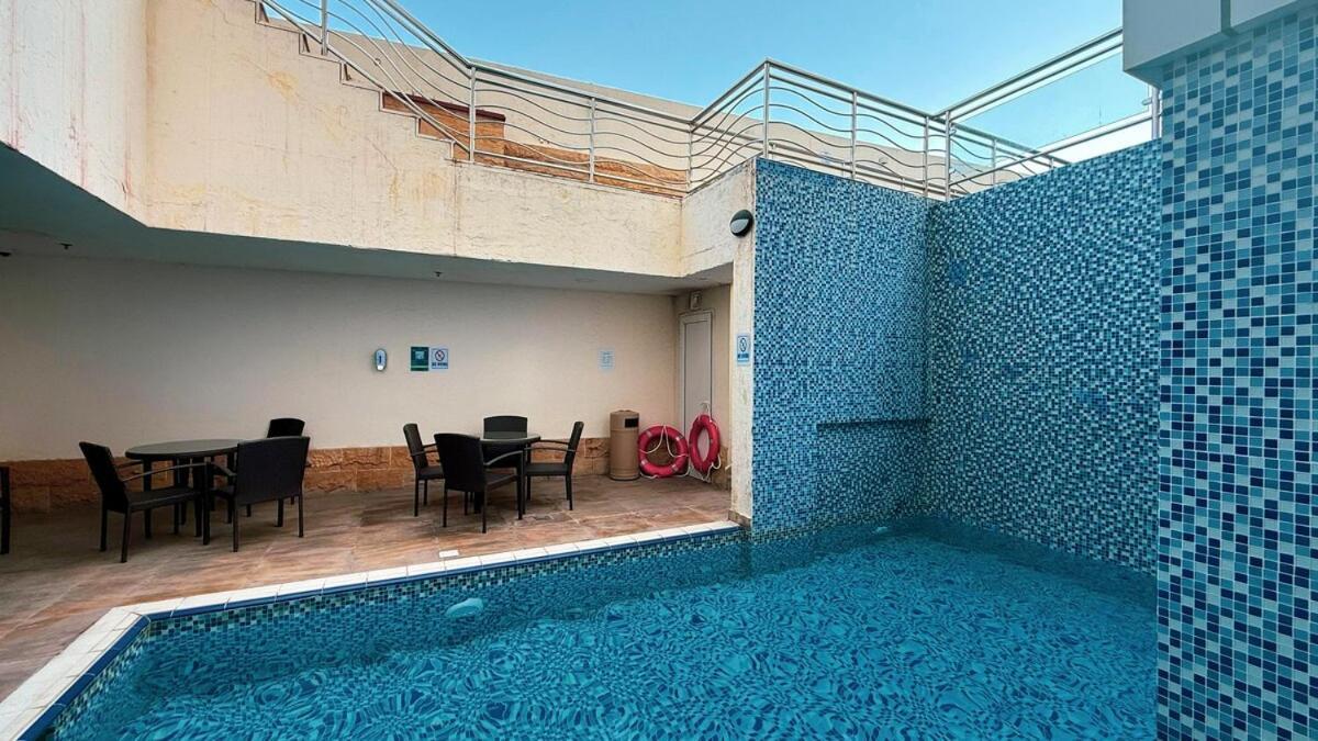 Apartment 3 Bhk With Private Pool Table Icebath Lux Opal 305 *