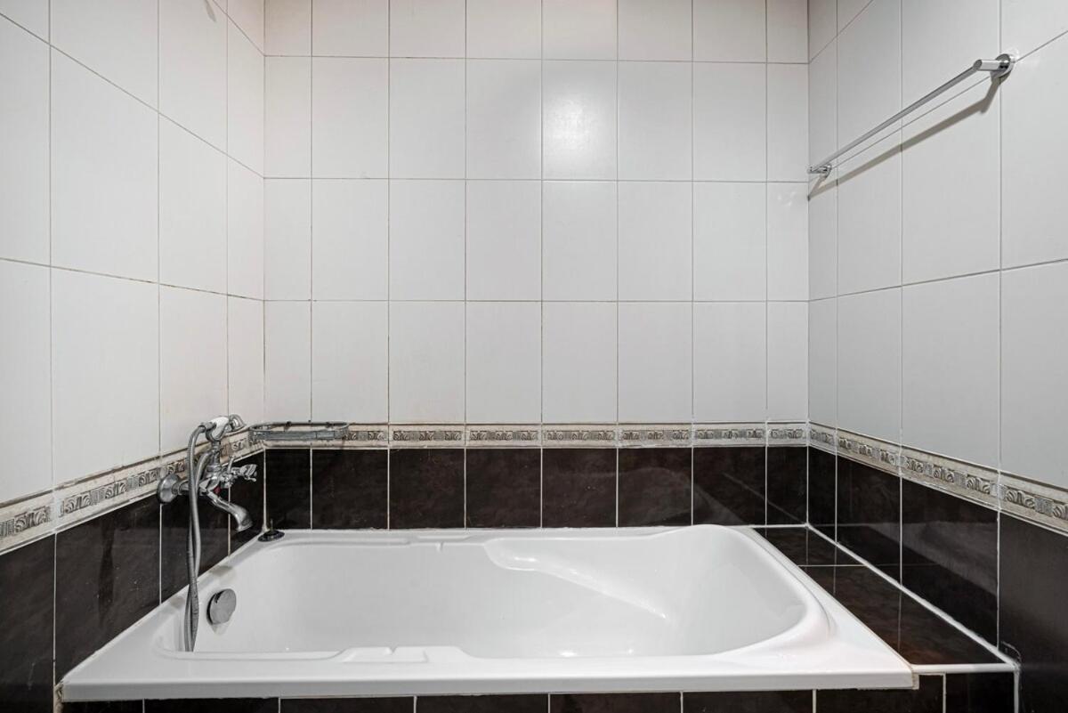 Apartment 3 Bhk With Private Pool Table Icebath Lux Opal 305 Dubai